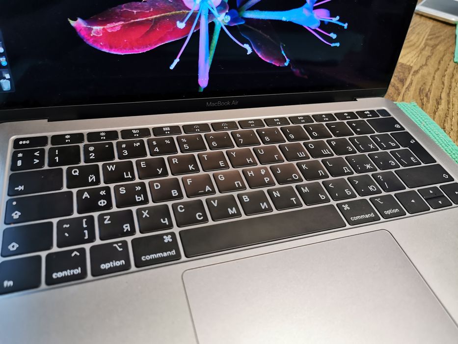 Услуги сервисного центра - Замена кнопок на Macbook в Киеве