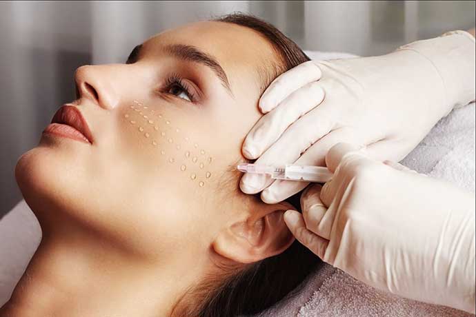 Подтягиваем кожу лице с помощью филлеров и пилинга, биоревитализации