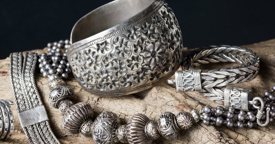 Как носить серебряные украшения: советы девушкам